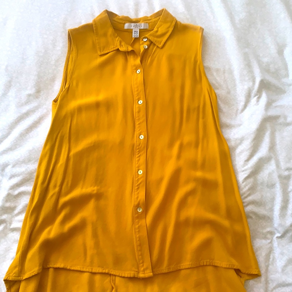 Yellow sleeveless button up. Size S